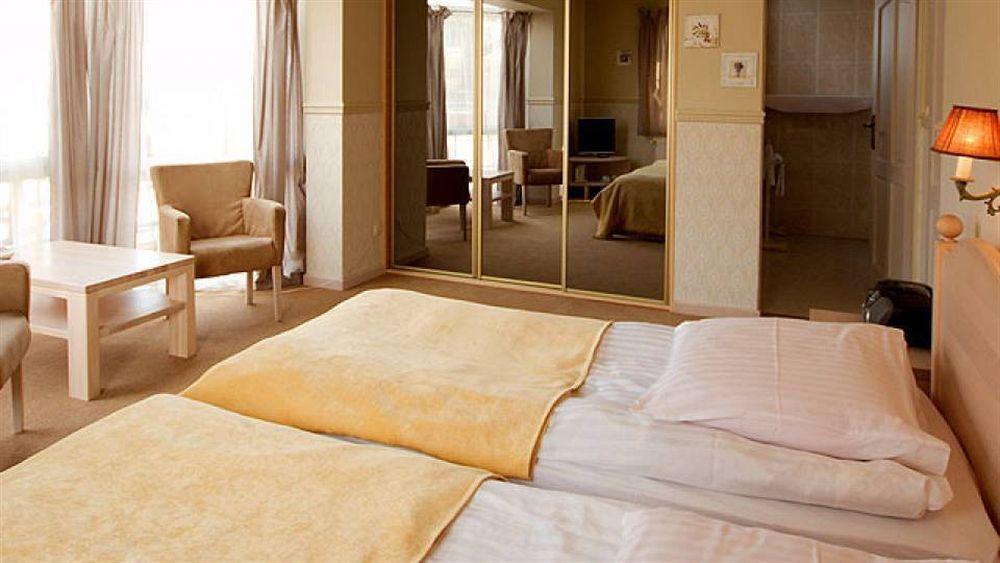 Afrodyta Spa & Wellness Resort Осно-Любуске Екстериор снимка